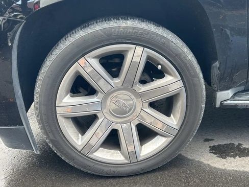 Used 2016 Cadillac Escalade Luxury AWD/4WD image 17