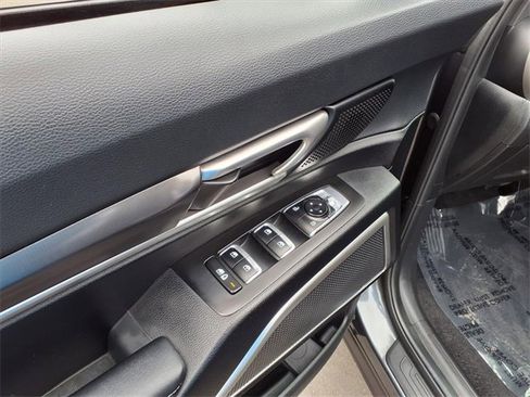 Used 2023 Kia Telluride S image 13