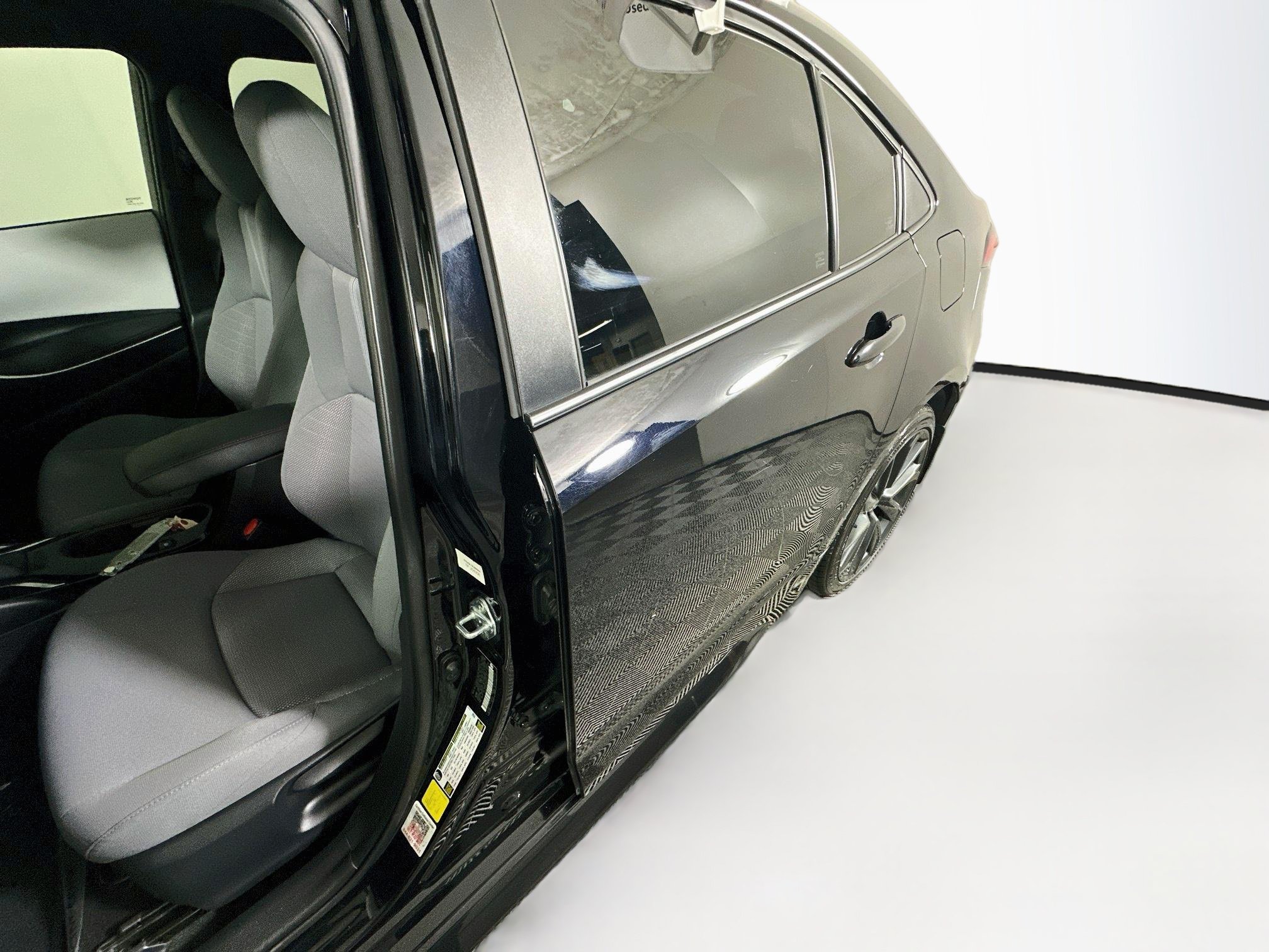 Used 2025 Toyota Corolla SE FWD image 12