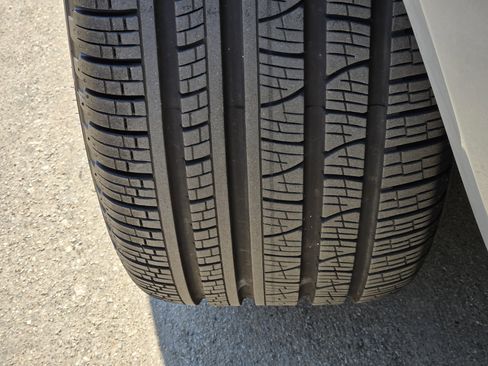 Certified 2025 Volvo XC90 B5 Ultra w/ Protection Package Premier image 17