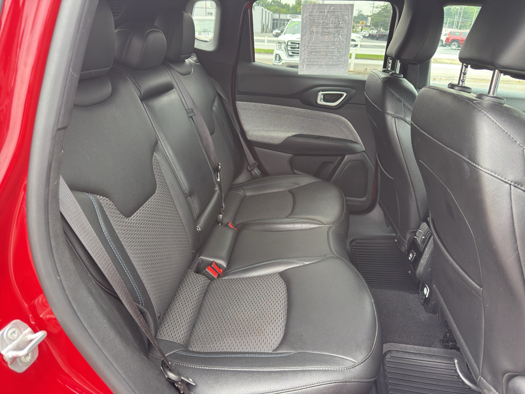 Used 2024 Jeep Compass Latitude AWD/4WD image 12