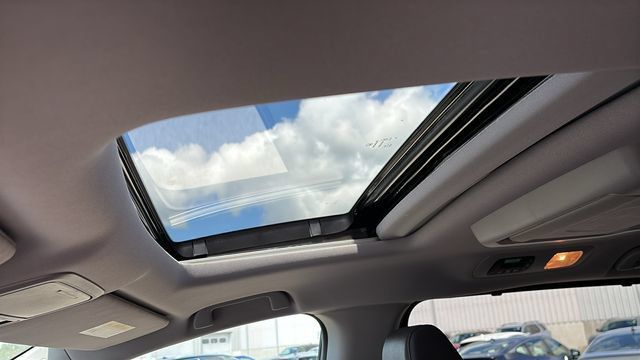Used 2018 Honda Odyssey Touring image 12