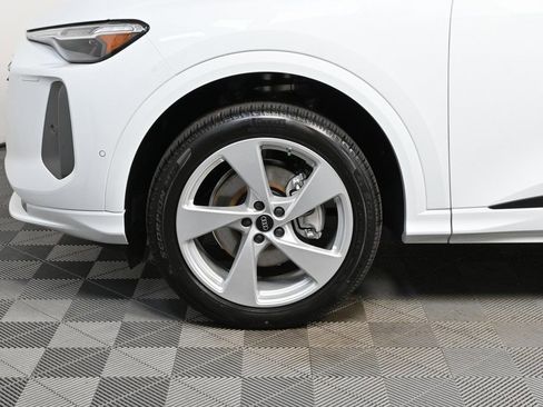 New 2025 Audi Q5 Premium Plus image 33