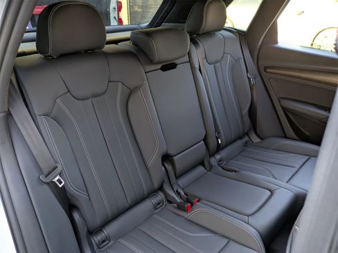 Used 2024 Audi Q5 e Premium Plus image 29