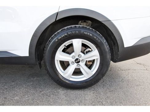 Used 2021 Kia Sorento LX FWD image 32