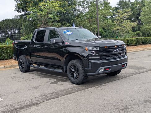 Used 2021 Chevrolet Silverado 1500 LT Trail Boss w/ Convenience Package II AWD/4WD image 2