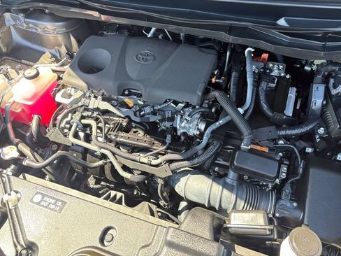 Certified 2022 Toyota Sienna XLE w/ XLE Plus Package FWD image 9