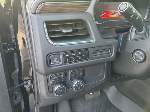 Used 2023 Chevrolet Tahoe Z71 w/ Luxury Package AWD/4WD image 12