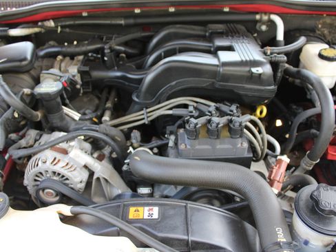 Used 2010 Ford Explorer Sport Trac XLT RWD image 27
