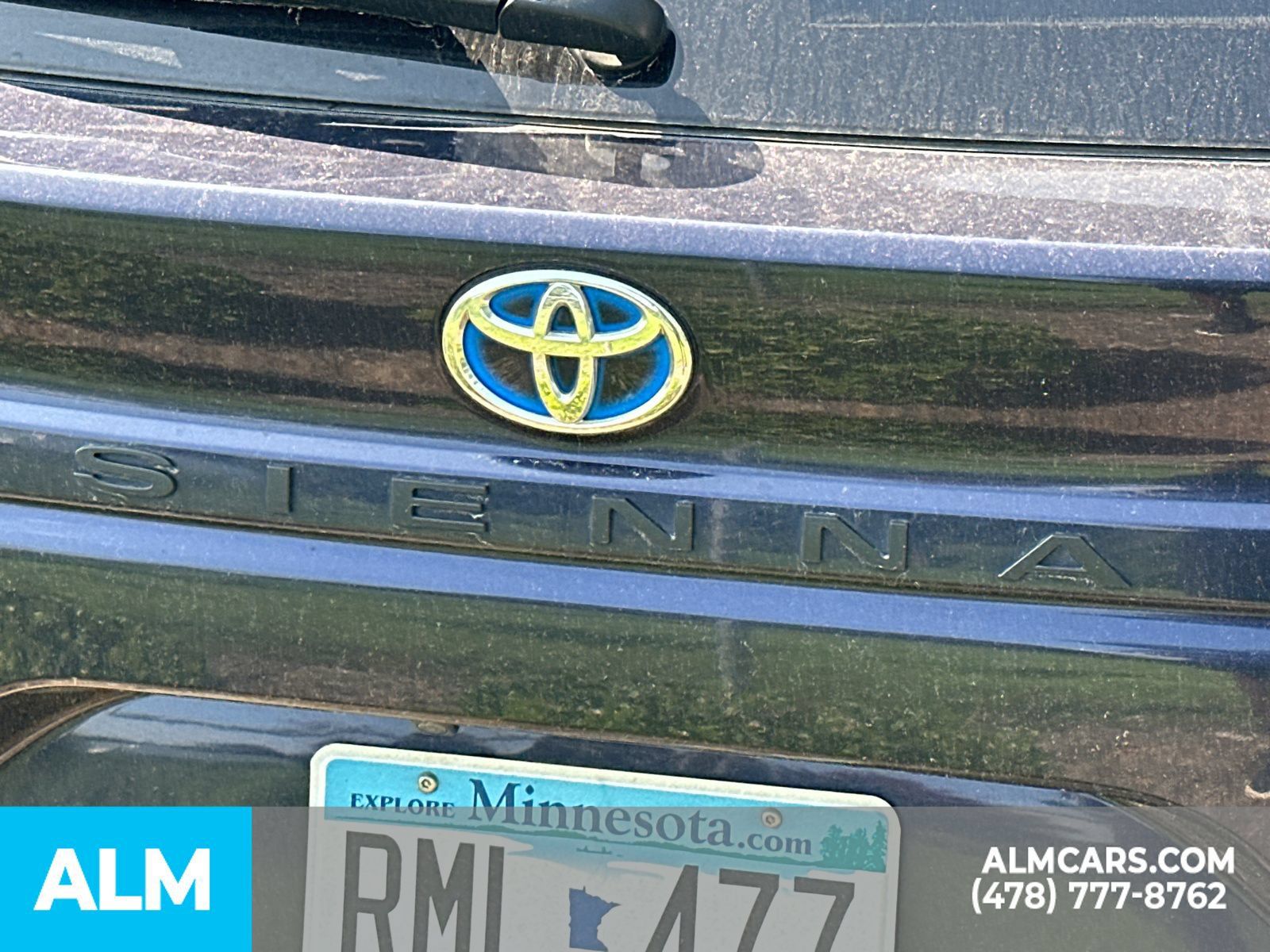 Used 2025 Toyota Sienna XLE FWD image 12