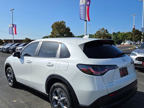 New 2026 Honda HR-V LX image 5