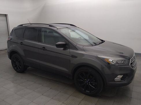 Used 2018 Ford Escape SE w/ SE Sport Appearance Package FWD image 11