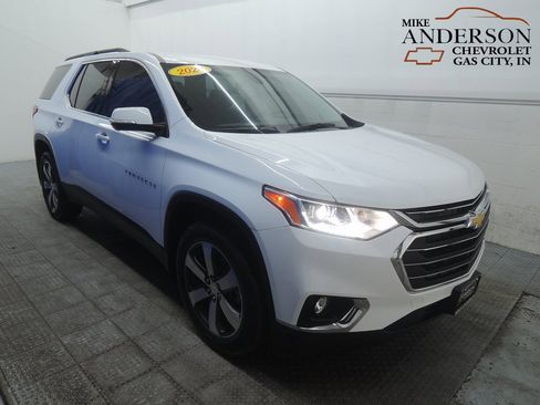 Used 2020 Chevrolet Traverse LT w/ LT Premium Package image 1