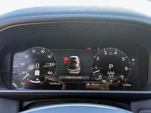 Used 2024 Land Rover Discovery Metropolitan Edition AWD/4WD image 25