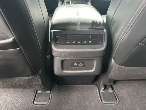 Used 2023 Nissan Pathfinder SL image 14