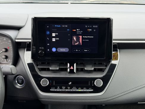 Certified 2024 Toyota Corolla SE image 3