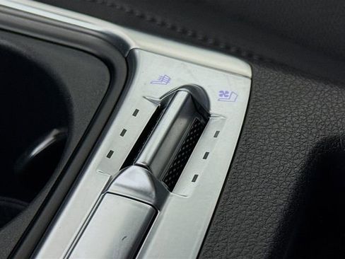 Used 2025 Kia Carnival SX Prestige image 21