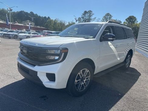 New 2025 Ford Expedition Active image 7