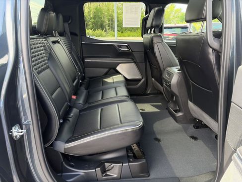 Used 2025 GMC Sierra EV Denali AWD/4WD image 17