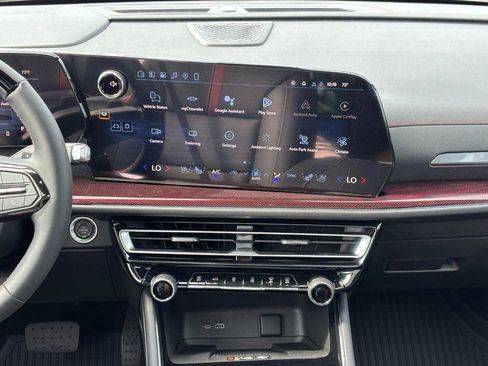 New 2026 Chevrolet Traverse RS w/ LPO, Floor Liner Package AWD/4WD image 9