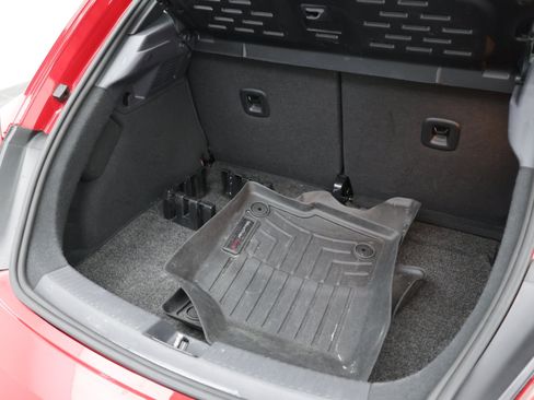 Used 2017 Volkswagen Beetle 1.8T Classic FWD image 24