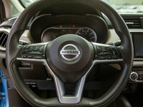 Used 2021 Nissan Versa SV FWD image 17