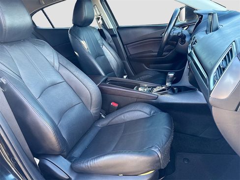 Used 2018 MAZDA MAZDA3 Grand Touring image 27
