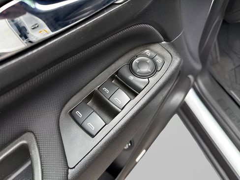 Used 2023 Chevrolet Equinox RS w/ RS Leather Package AWD/4WD image 19