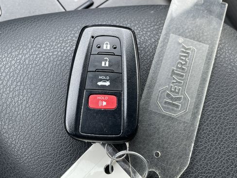 Used 2022 Toyota Camry LE image 17