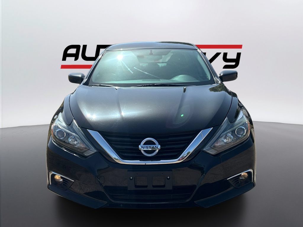 Used 2018 Nissan Altima 2.5 SR FWD image 2