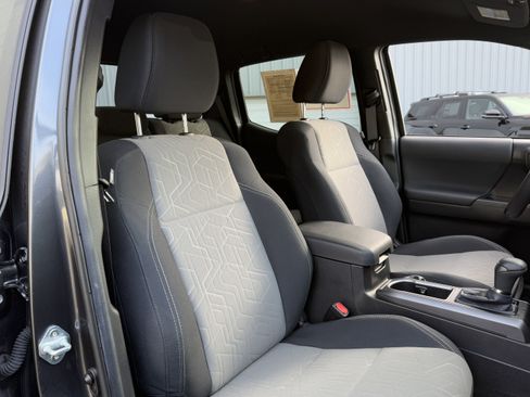 Certified 2023 Toyota Tacoma TRD Off-Road image 22