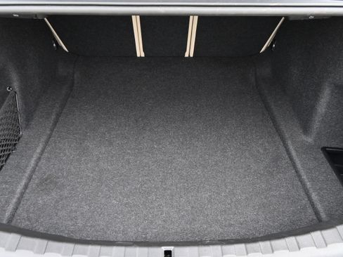 Used 2024 BMW 330i Sedan w/ Convenience Package RWD image 29