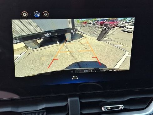 Used 2025 Chevrolet Equinox LT FWD image 12