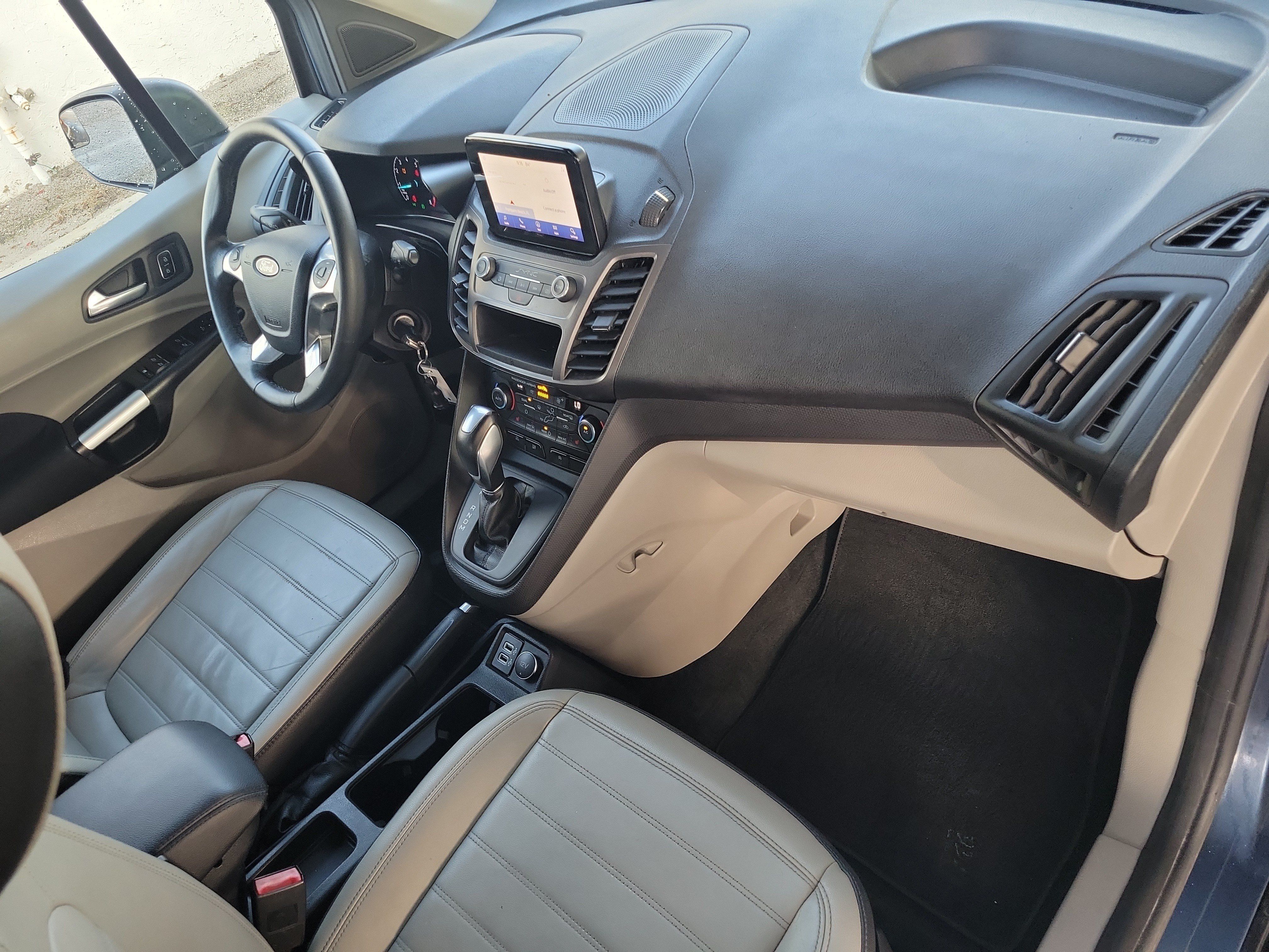 Used 2020 Ford Transit Connect XLT FWD image 9