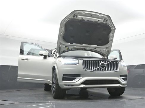 Used 2022 Volvo XC90 T6 Inscription w/ Advanced Package image 56