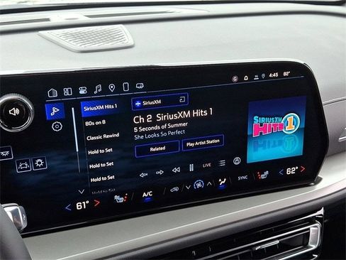 New 2025 Chevrolet Traverse LT w/ Enhanced Driving Package image 13