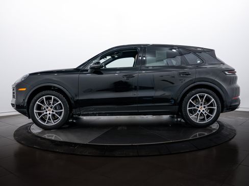 Certified 2026 Porsche Cayenne image 2