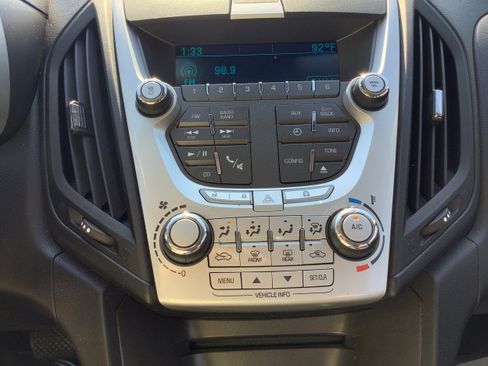 Used 2015 Chevrolet Equinox LS image 18