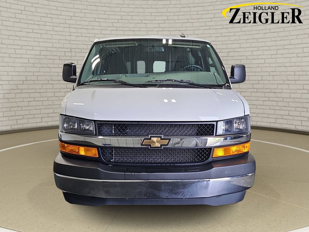 Used 2025 Chevrolet Express 2500 w/ Driver Convenience Package RWD image 2