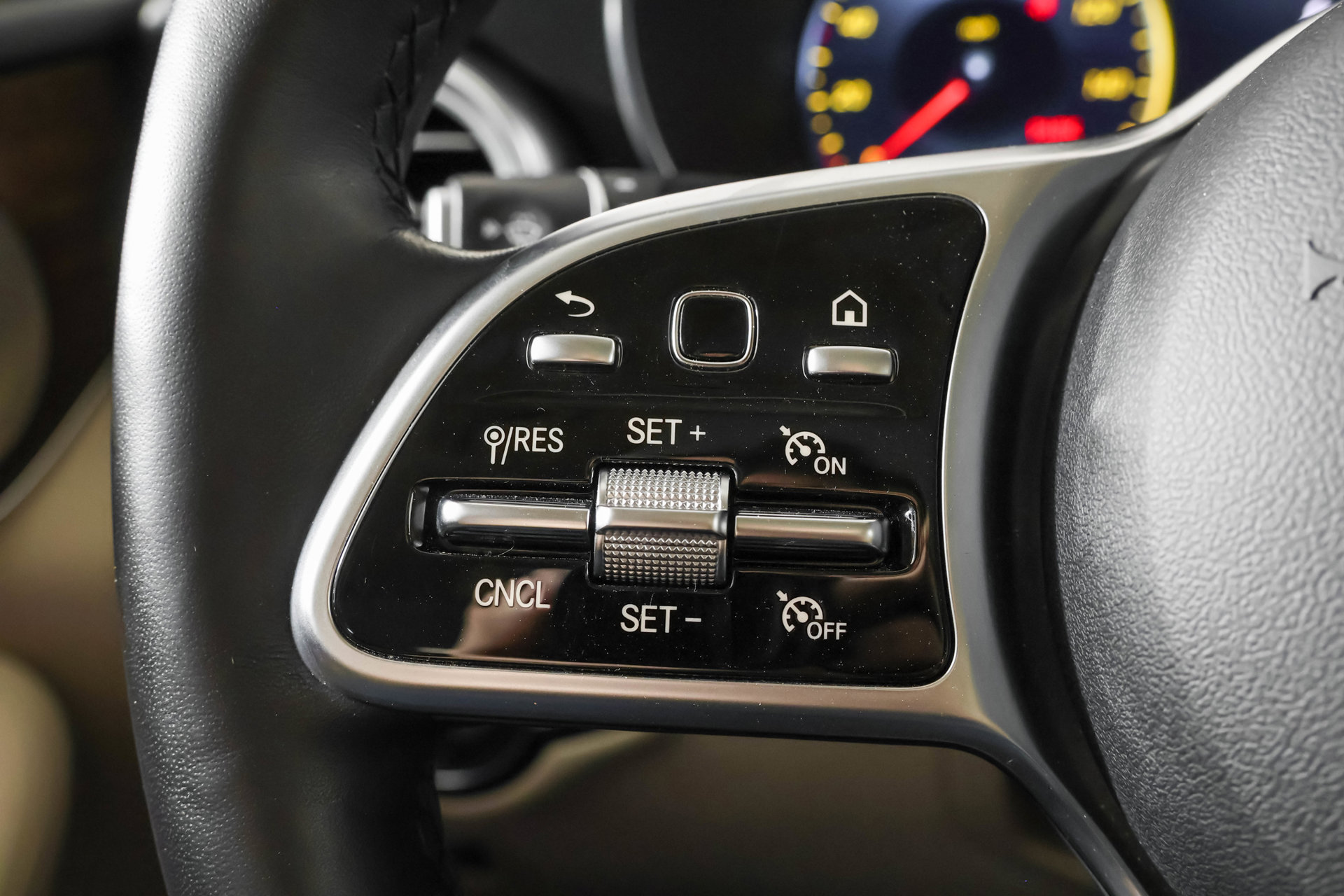 Used 2021 Mercedes-Benz GLC 300 4MATIC image 28