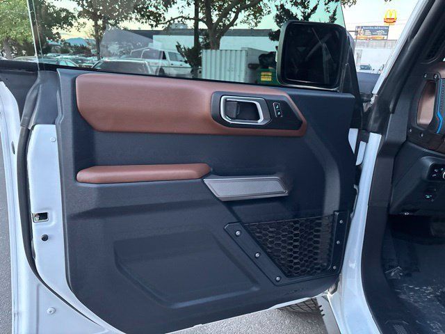 Used 2023 Ford Bronco Outer Banks w/ Sasquatch Package AWD/4WD image 15