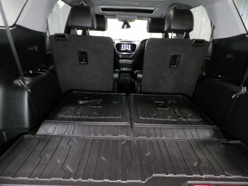 Used 2022 GMC Acadia SLT w/ Preferred Package AWD/4WD image 9