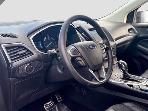 Used 2018 Ford Edge Sport w/ Technology Package AWD/4WD image 9