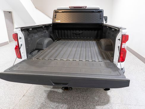 Used 2020 Chevrolet Silverado 2500 Custom w/ Custom Value Package AWD/4WD image 12
