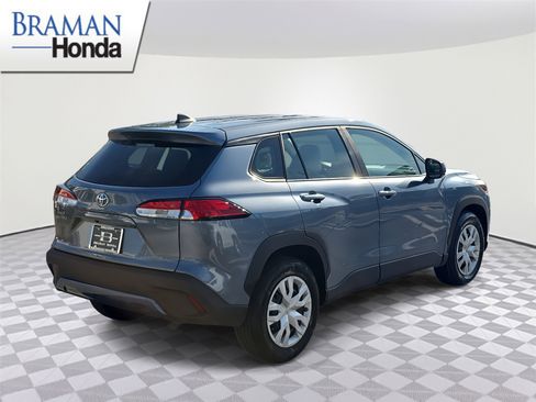 Used 2024 Toyota Corolla Cross L image 3