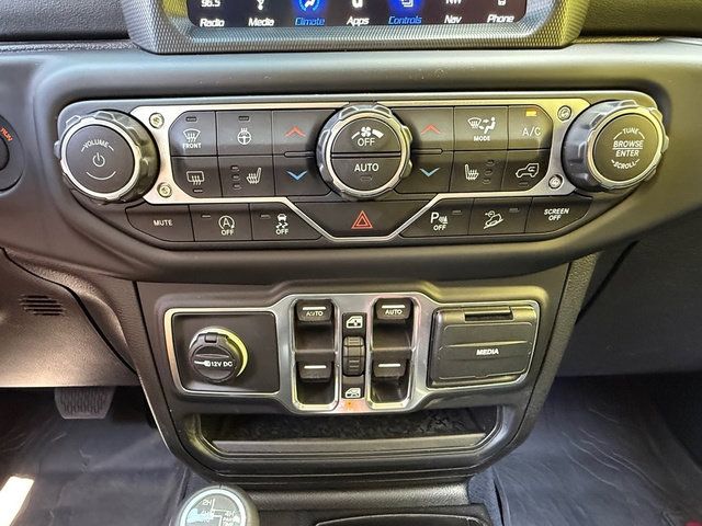 Used 2019 Jeep Wrangler Unlimited Sahara w/ Dual Top Group AWD/4WD image 25