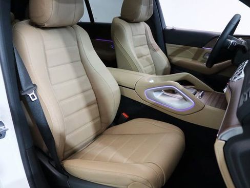 Used 2024 Mercedes-Benz GLE 450e 4MATIC w/ Driver Assistance Package image 19