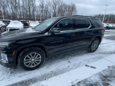 Certified 2023 Chevrolet Traverse LT w/ Rear Camera Mirror Package image 4