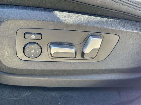 Used 2022 BMW X7 xDrive40i w/ Parking Assistance Package image 17