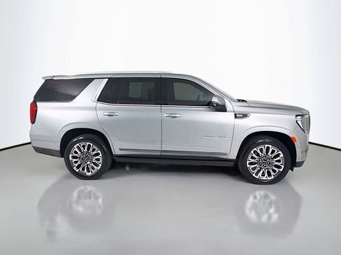 Used 2024 GMC Yukon Denali Ultimate AWD/4WD image 32